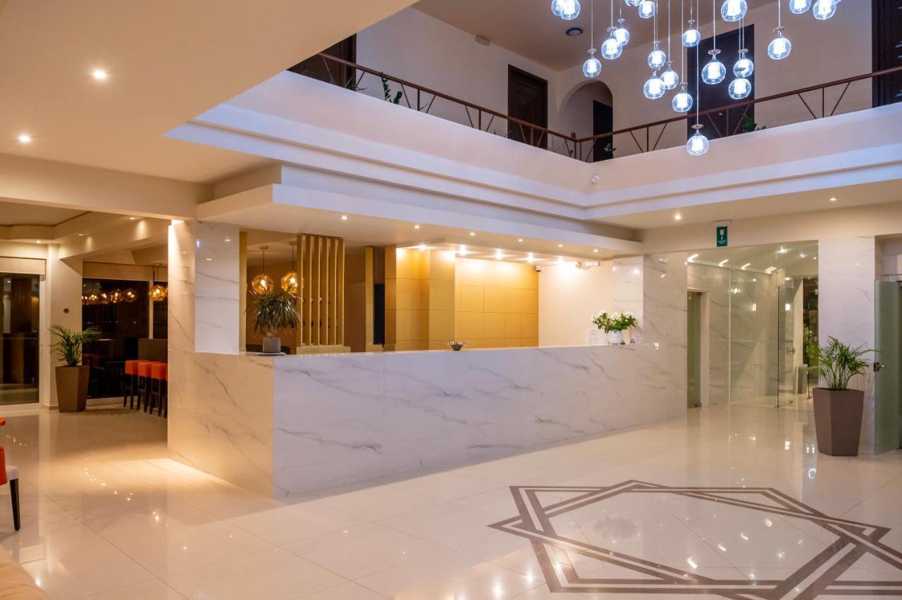 Eurohotel Theo Hotel Agia Marina Extérieur photo