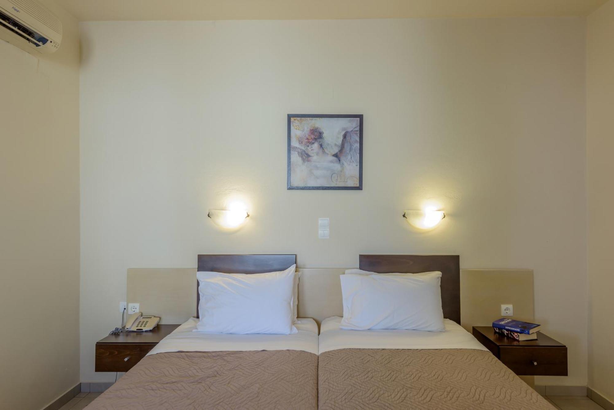 Eurohotel Theo Hotel Agia Marina Extérieur photo