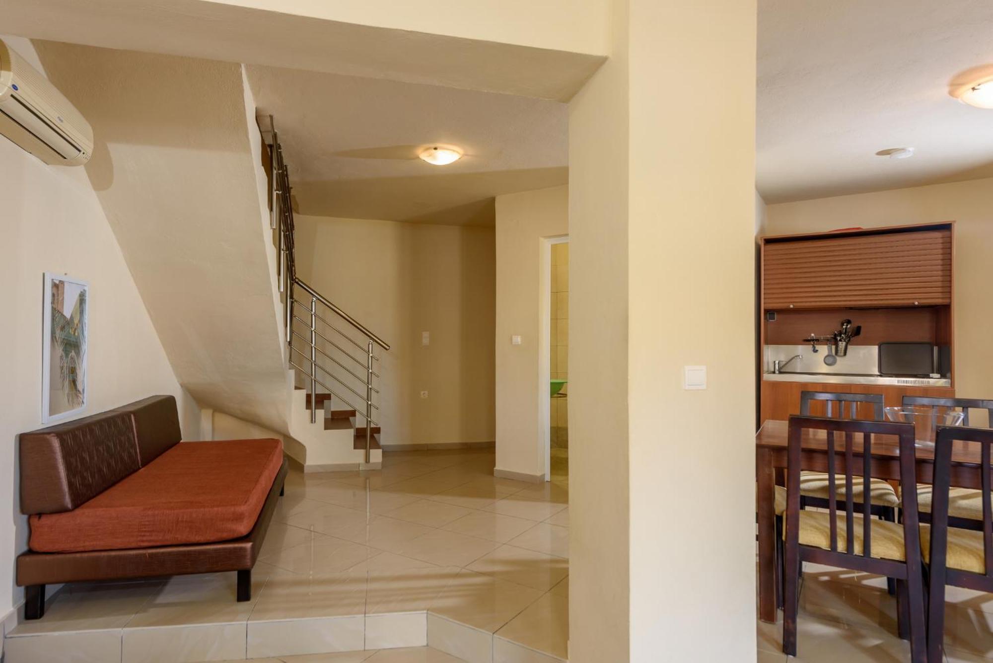 Eurohotel Theo Hotel Agia Marina Extérieur photo